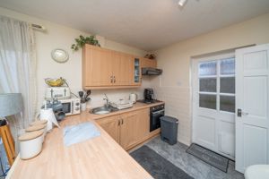 KITCHEN/DINER- click for photo gallery